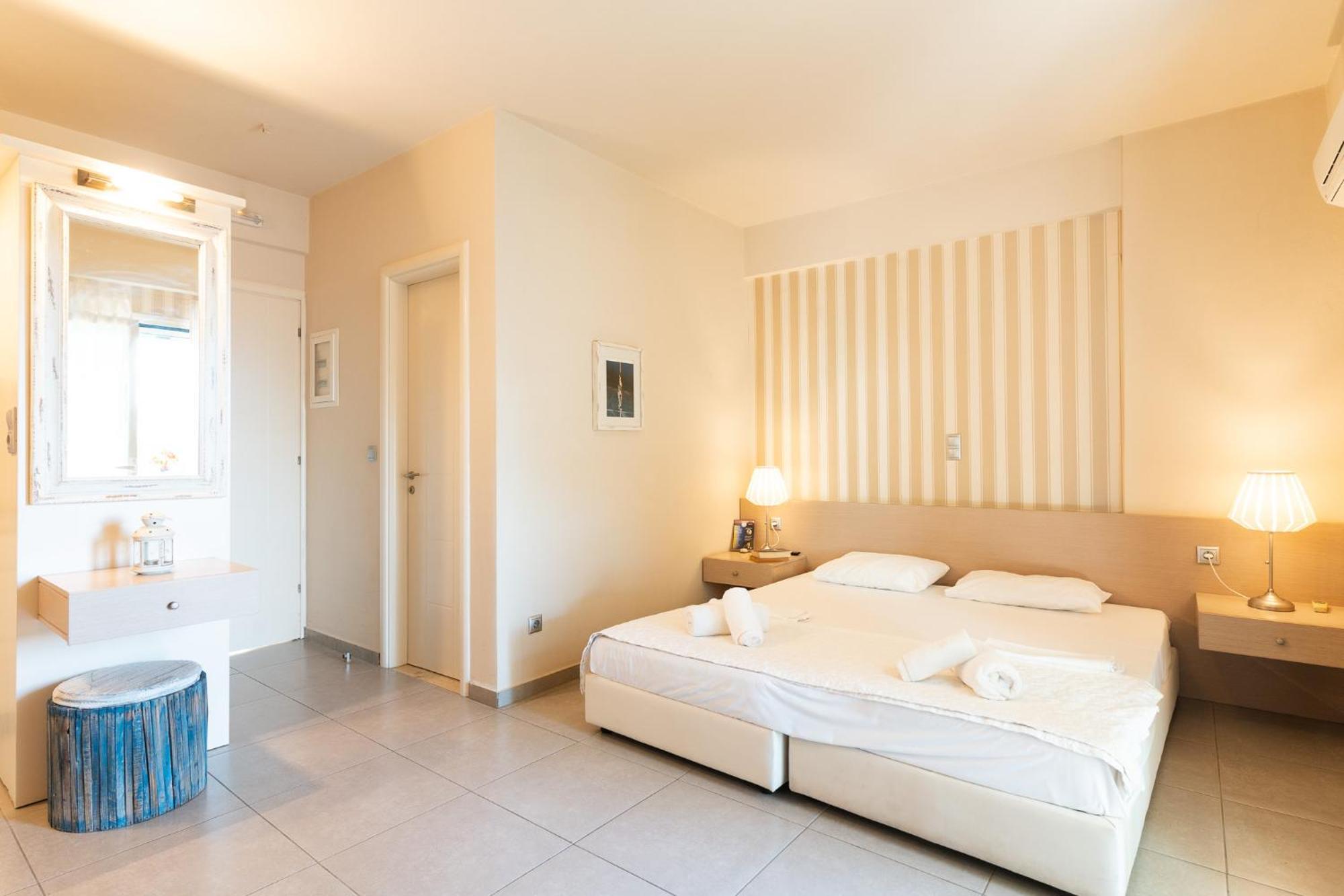Sun George Aparthotel Finikounta Eksteriør bilde